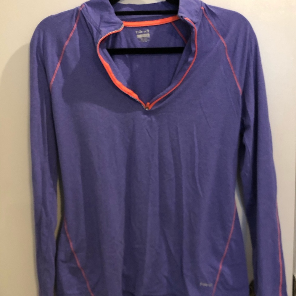 Woman’s exercise 3 quarter zipper